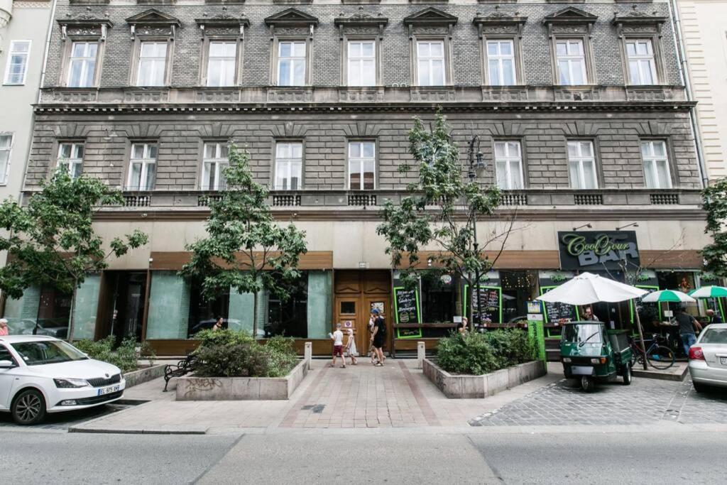 Your Gorgeous And Spacious Dream Home Free Parking Budapest Bagian luar foto