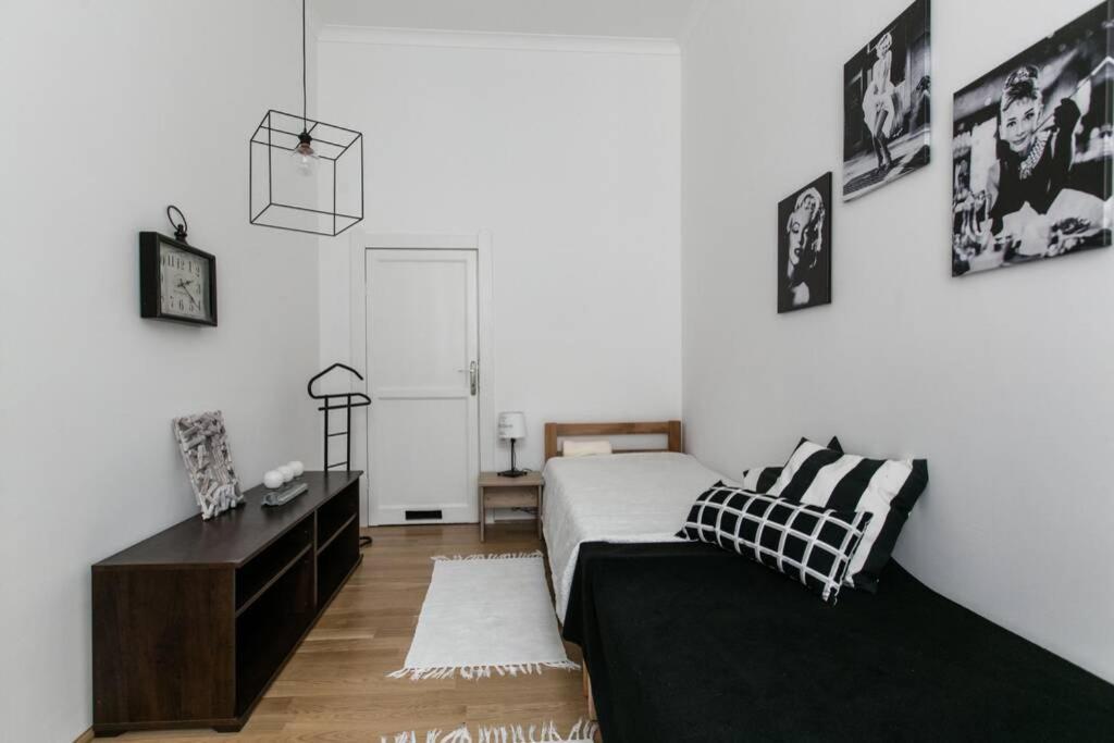 Your Gorgeous And Spacious Dream Home Free Parking Budapest Bagian luar foto