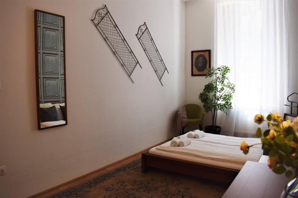 Your Gorgeous And Spacious Dream Home Free Parking Budapest Bagian luar foto