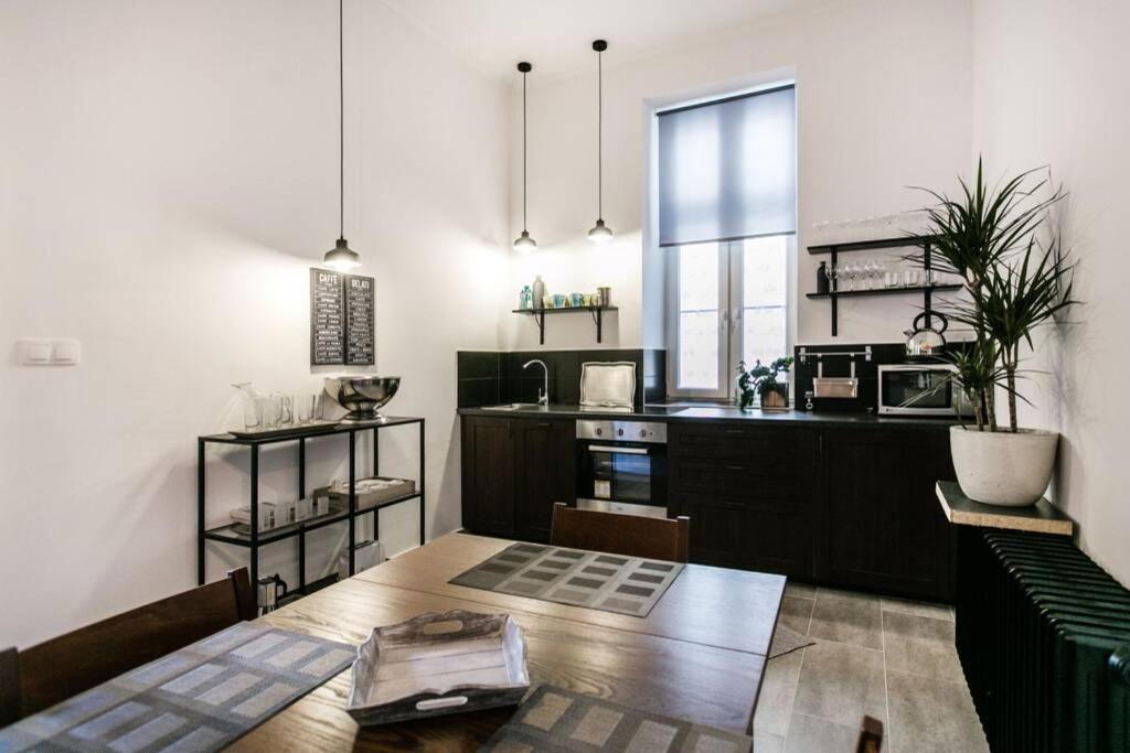 Your Gorgeous And Spacious Dream Home Free Parking Budapest Bagian luar foto