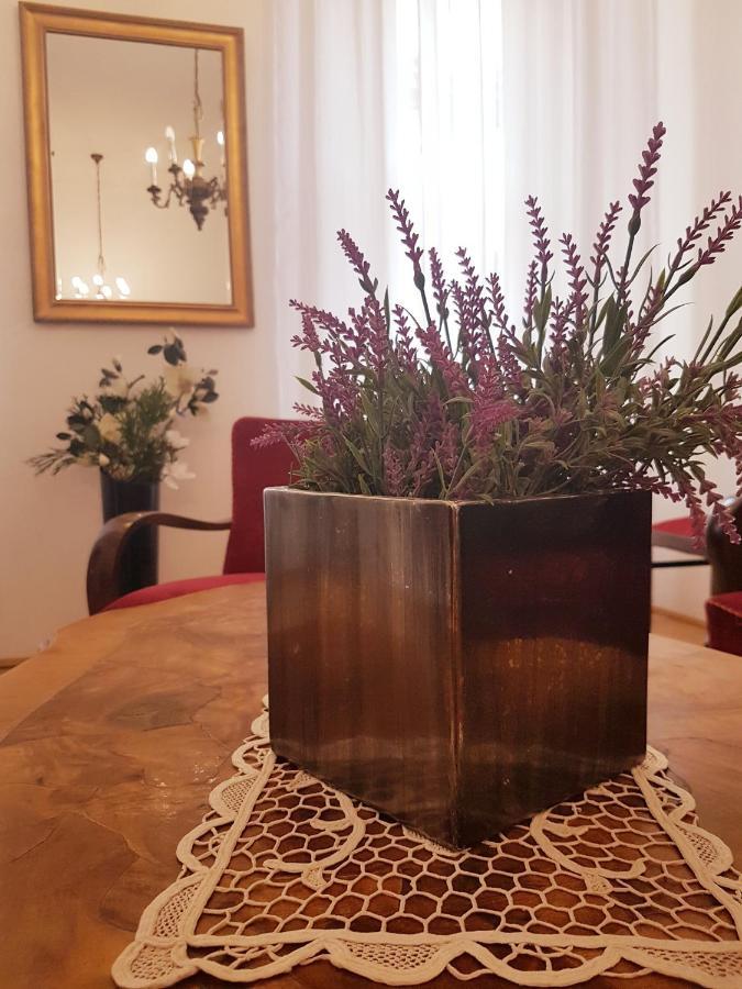 Your Gorgeous And Spacious Dream Home Free Parking Budapest Bagian luar foto