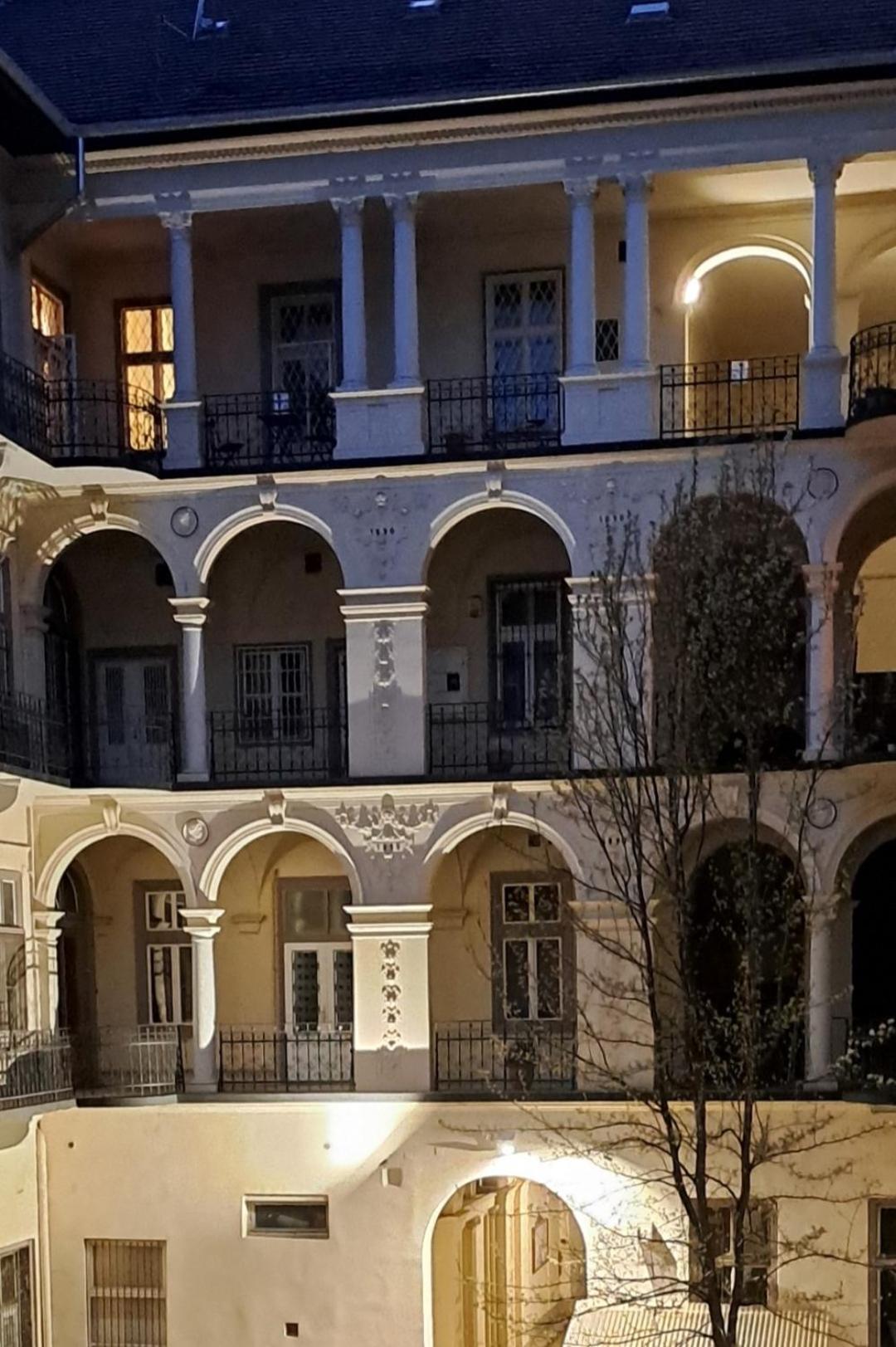 Your Gorgeous And Spacious Dream Home Free Parking Budapest Bagian luar foto